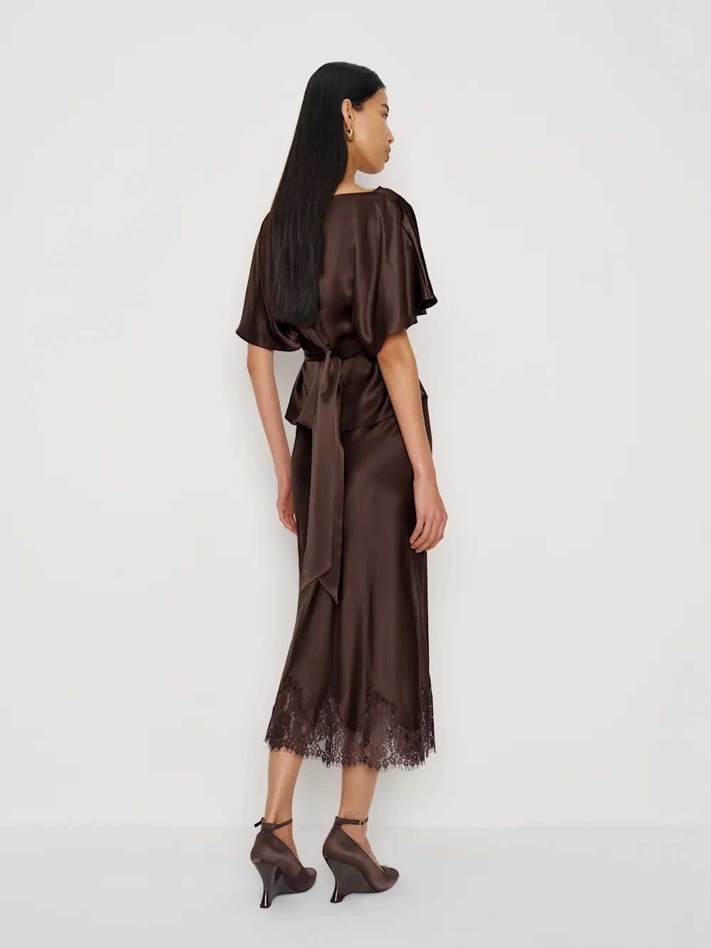 NEW Reformation Avery Silk Warp Top Size M Black Bean - Picture 4 of 11